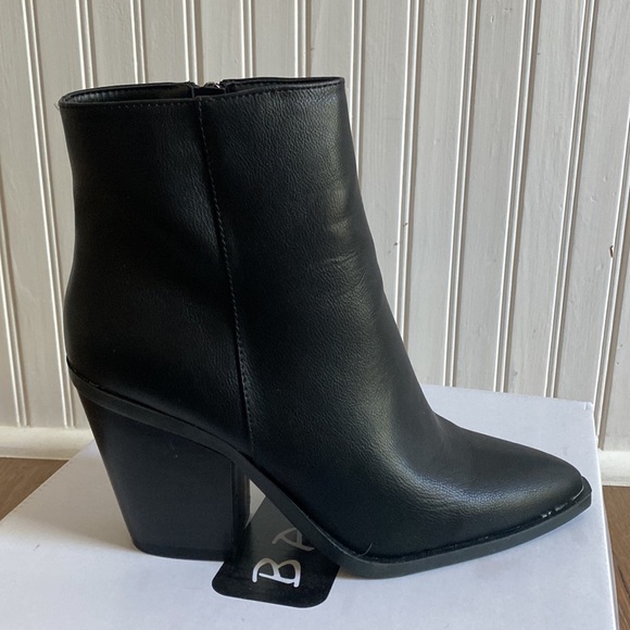 BRAND NEW Bamboo Black Booties 7 1/2 W - Picture 7 of 8